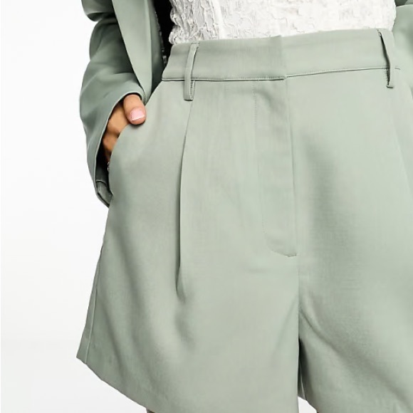 Zara Pants - Zara Elegant Women's Green Shorts